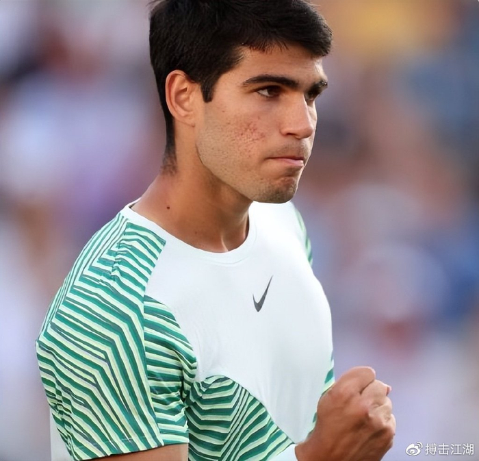 用年轻队员 用年轻队员